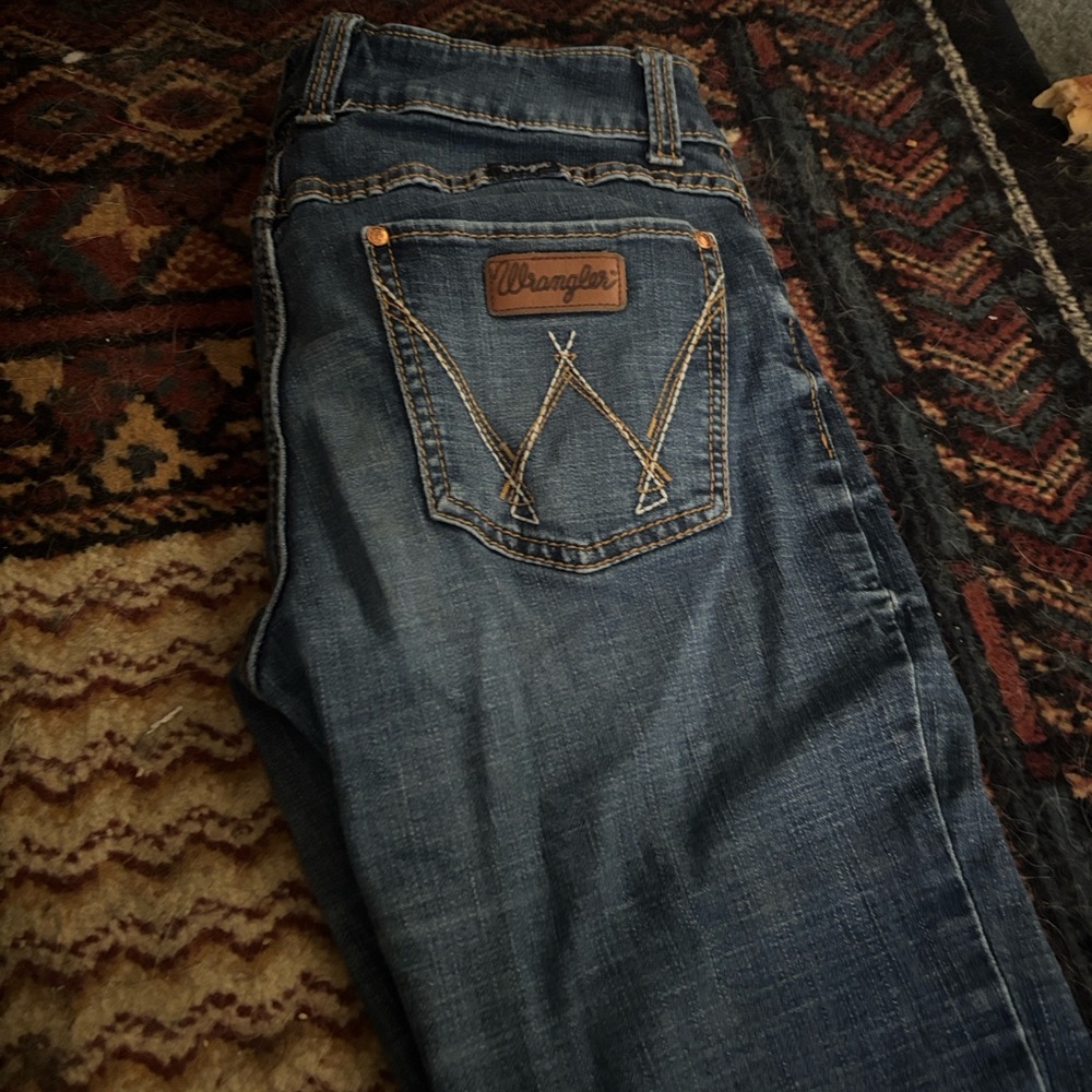 Wrangler Women's Classic Blue Straight Leg Jeans